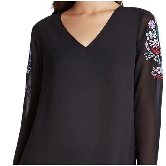 NWT BCBGeneration Black Embroidered Women Sz S Blouse Top Semi Sheer V Neck NEW - Picture 1 of 7